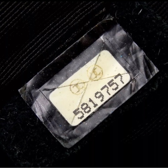 Chanel LG Quilted Patchwork Suede Hobo Adjustable Strap Shoulder crossbo… - Picture 10 of 10